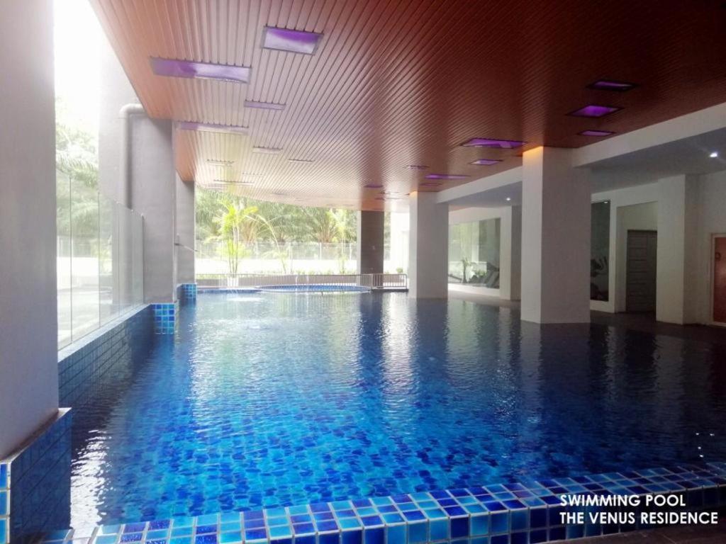 Venus Hollywood Homestay Sitiawan Seri Manjung Kültér fotó